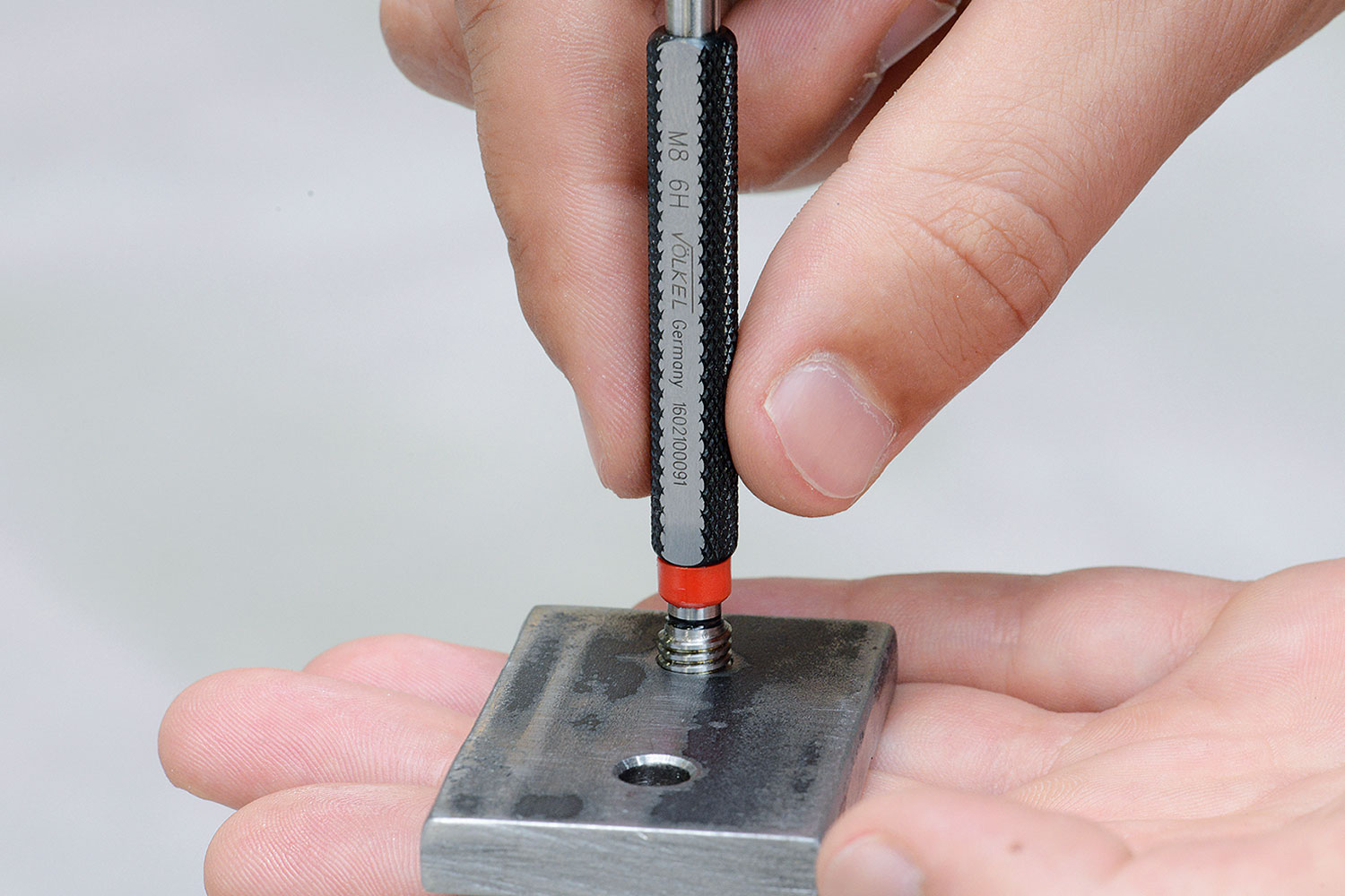 Precision Thread Plug Gauge (Tol. 2B) - UNF 1.3/8 x 12 thumbnail 4